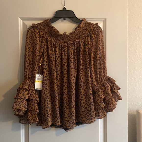 SALE🎉 New !CeCe Ruffle top - Picture 8 of 10